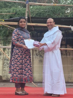 Second prize winner at Mani Bhavan Tr Sivaranjani English Elocution Competition