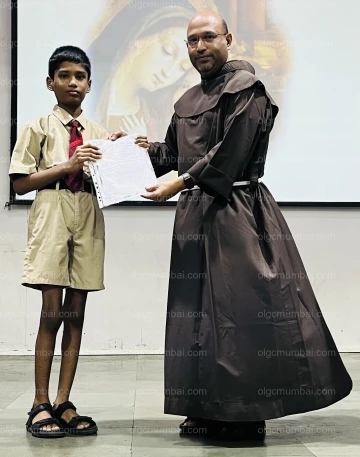 Scholarship certificate distribution — photo 2