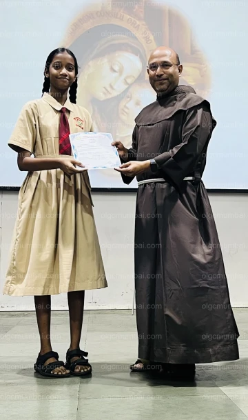 Scholarship certificate distribution — photo 5