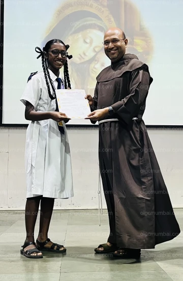 Scholarship certificate distribution — photo 6