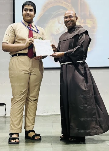 Scholarship certificate distribution — photo 10