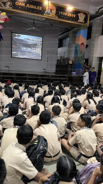 Video of the Band display was shown during the assembly — photo 1