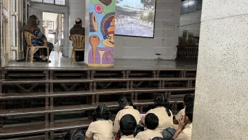 Video of the Band display was shown during the assembly — photo 3