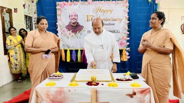 Celebrating 15th Anniversary of Ordination of Fr. Salvador Dsouza — photo 17