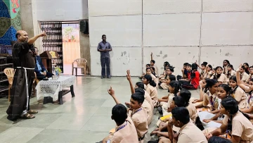 Dr. Pravin Gore’s Session for Students on his Journey as a Doctor — photo 2